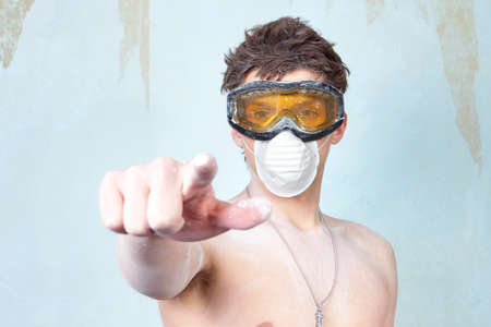 builder in mask