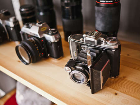 camera, photo, lens, equipment, wood, shelf