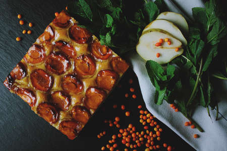 fruit, pears, food, pie, syrup, sweets, desserts, bake, cloth, peppermint, leaves