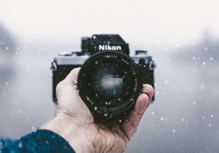 camera, nikon, lens, black, photography, snow, winter, cold, blur, hand, palm
