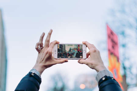 people, hands, photo, picture, camera, iphone, phone, cellphone, apple, hands, video, hands