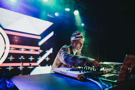 people, man, dj, celebration, party, edm, music, sound, concert, dark, night, pioneer, stage, lights