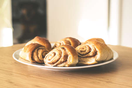cinnamon, roll, bread, food, eat, breakfast. snack, table, plate