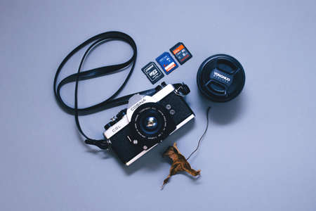 cosina,  analogue,  camera,  memory,  card,  storage,  lens,  lens cover,  leave,  minimal...