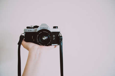 woman,  holding,  camera,  corsina,  retro,  vintage,  dslr,  photographer,  photography,  minimal, ...