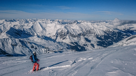 Winter scenery at Hintertux glacier in Alps mountains.のeditorial素材