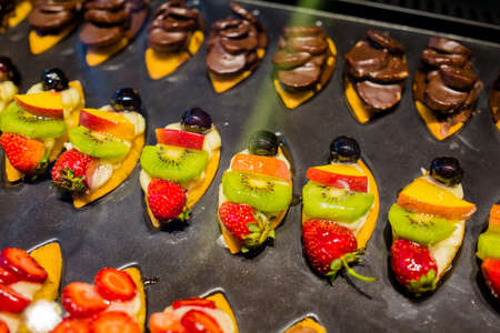 cupcakes fruit tops macroの写真素材