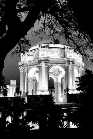 Late afternoon view of the palace of fine arts, in San Francisco, CA, USAのeditorial素材