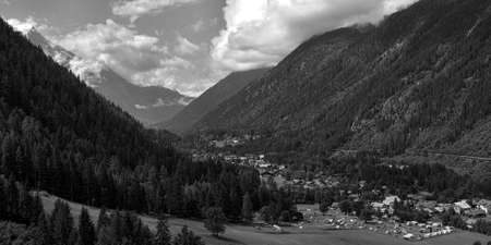 Mountain range, Chamonix, Rhone-Alpes, Franceの写真素材