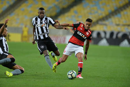 Rio, Brazil - august 23, 2017: Everton player in match between Flamengo and  Botafogo by the Brazil Cup in Maracana Stadiumのeditorial素材