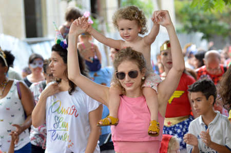 Rio de Janeiro, Brazil - february 03, 2018: parade of children's carnival block through the streets of the city in this morning. Last week before oficial carnival dateのeditorial素材