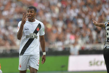Rio, Brazil - april 01, 2018: Erazo player in match between Botafogo and Vasco by the Carioca Championship in Nilton Santos Stadiumのeditorial素材