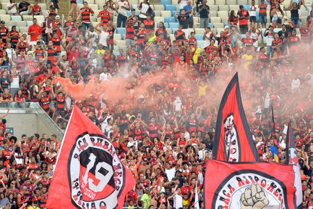 Rio, Brazil - april 17, 2018: fan during training of the Flamengo team preparing for the Libertadores Cup game this Wednesday at Maracana against Santa Feのeditorial素材