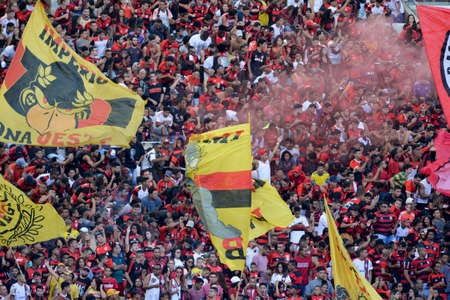 Rio, Brazil - april 17, 2018: fan during training of the Flamengo team preparing for the Libertadores Cup game this Wednesday at Maracana against Santa Feのeditorial素材