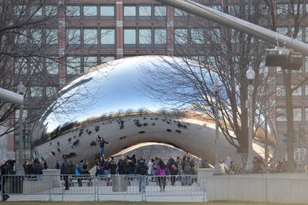 Chicago, Il, USA - march 14, 2018:  Millennium Park is a large public park in the city of Chicago, United States. Located within the Grant Park. Cloude Gate sculptureのeditorial素材