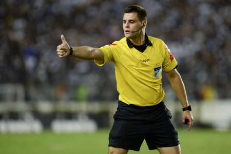 Rio, Brazil - july 17, 2018: Rafael Traci referee in match between Vasco and Bahia by the Brazilian Cup in Maracana Stadiumのeditorial素材