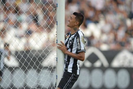 Rio, Brazil - august 04, 2018: Kieza player in match between Botafogo and Santos by the Brazilian Championship in Nilton Santos Stadiumのeditorial素材