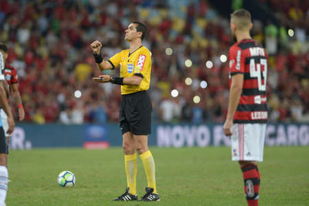 Rio, Brazil - august 15, 2018: Ricardo Marques Ribeiro referee in match between Flamengo and Gremio by the Brazilian Cup in Maracana Stadiumのeditorial素材
