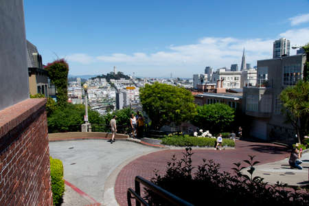 San Francisco, USA - june 05, 2019: Lombard Street is one of the most famous transit routes in the city. It gained international prominence due to the steep slope through which it zigzags.のeditorial素材
