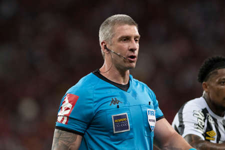 Rio, Brazil - December 06, 2021: Daronco referee player in match between Flamengo 0 vs 1 Santos by 37th round of Brazilian Championship (serie A) in Maracana Stadiumのeditorial素材