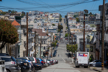San Francisco,USA 03 June 2019: view of movement through the streets and slopes of the American cityのeditorial素材