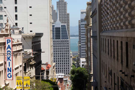 San Francisco,USA 03 June 2019: view of movement through the streets and slopes of the American cityのeditorial素材