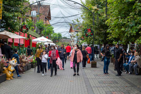 Campos do Jordao, Brazil - December 01, 2022: movement in the cities at Christmas and New Year's Eve on the streetsのeditorial素材