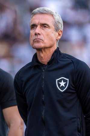 Rio, Brazil - June 16, 2022: Luis Castro coach in match between Botafogo vs Sao Paulo by 12th round of Brazilian Championship in Nilton Santos Stadiumのeditorial素材