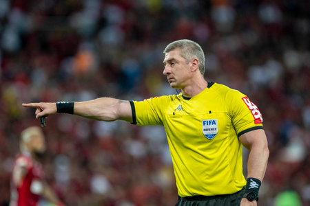 Rio, Brazil - October 01, 2022 - Anderson Daronco referee in match between Flamengo vs Bragantino by 29 round of Brazilian Championship in Maracana Stadium.のeditorial素材