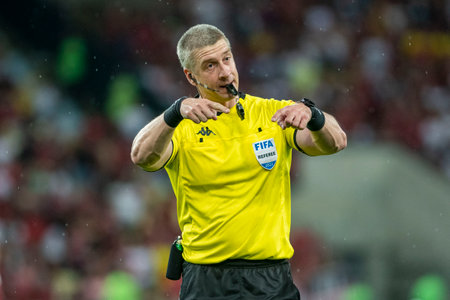 Rio, Brazil - October 01, 2022 - Anderson Daronco referee in match between Flamengo vs Bragantino by 29 round of Brazilian Championship in Maracana Stadium.のeditorial素材