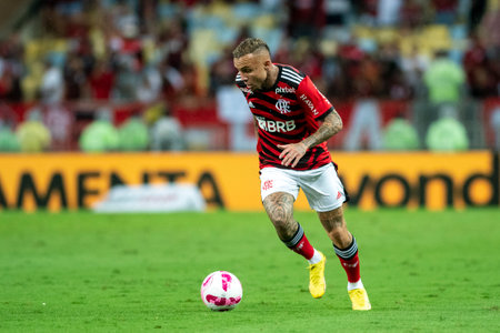 Rio, Brazil - October 01, 2022 - everton player in match between Flamengo vs Bragantino by 29 round of Brazilian Championship in Maracana Stadiumのeditorial素材