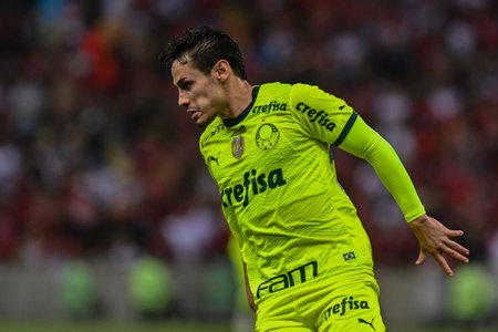 Rio, Brazil - November, 09, 2023, Raphael Veiga player in match between Flamengo vs Palmeiras by Brazilian championship of 33th round, in Maracana Stadiumのeditorial素材