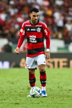 Rio, Brazil - November, 09, 2023, Matheuzinho player in match between Flamengo vs Palmeiras by Brazilian championship of 33th round, in Maracana Stadiumのeditorial素材