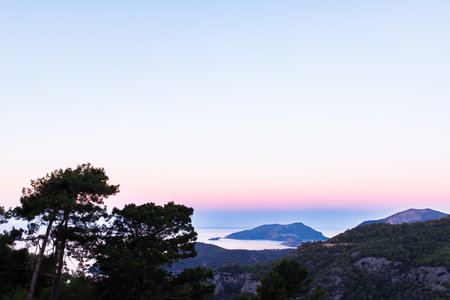 Sunset on the island of ÃlÃ¼denizの写真素材