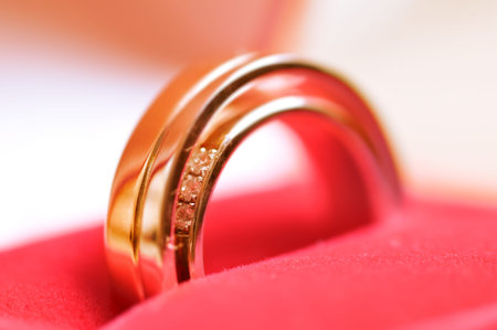 closeup of an open wedding rings boxの写真素材