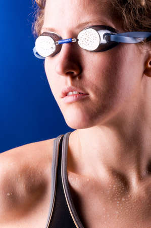looking sideways woman swimmerの写真素材