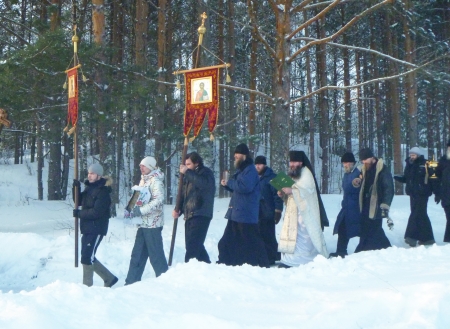 The Religious procession of the church ushers in holiday Epiphany.The Christening Gospodne.のeditorial素材