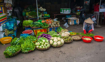 Tipical street vendors in Hue marketのeditorial素材
