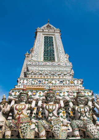 Wat arun, the famous landmark near Chao Phraya river in Bangkok, Thailandの写真素材