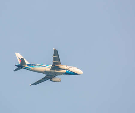 Bangkok Airways Airbus landing at Koh Samui airport, Thailandのeditorial素材