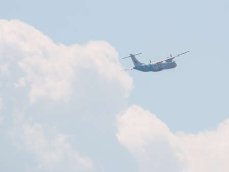 Bangkok Airways ATR 72 landing at Koh Samui airport, Thailandのeditorial素材