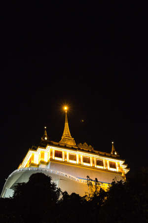 Golden mountain night view (Wat Saket), Bangkok, Thailandのeditorial素材