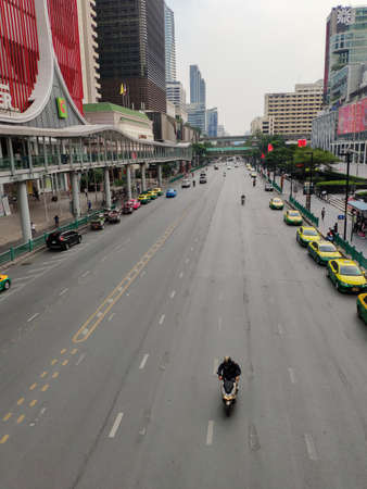 Ratchadamri Road (Ratchaprasong District) without traffic and people during the pandemic Covid-19, Bangkok, Thailandのeditorial素材