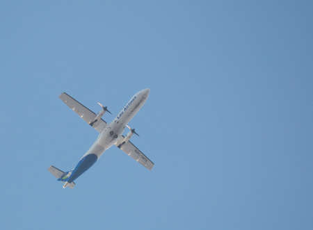 Lao airlines ATR 72 landing at Savannakhet airport, Laosのeditorial素材