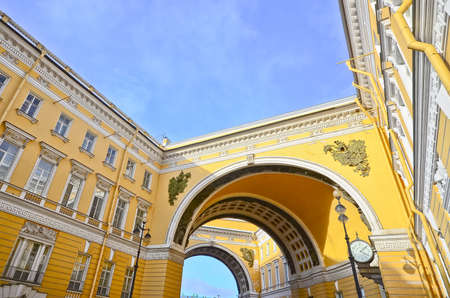gate to Winter Palace square in Saint Petersburg.のeditorial素材