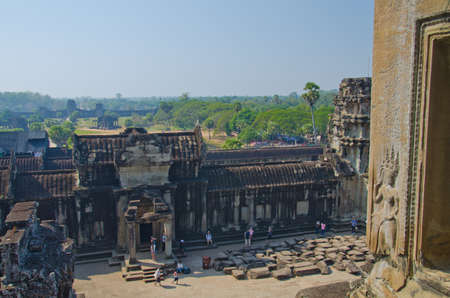 SIEM REAP, CAMBODIA - JAN 4:Visitor on the Angkor wat on Jan 4, 2014 in Angkor. Angkor was inscribed on the UNESCO World Heritage List in 1992.のeditorial素材