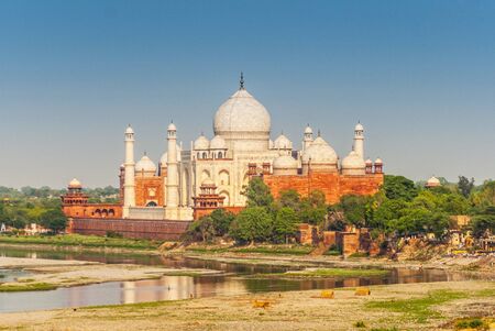 Taj Mahal and Yamuna River, (Northern view of Taj Mahal), Agra, Uttar Pradesh, India.の写真素材