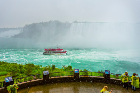 Summertime View of Niagara Falls from Ontario Canada Sideのeditorial素材