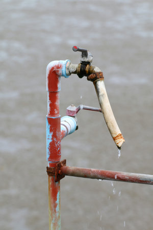 Tap the old water, Old water pipes