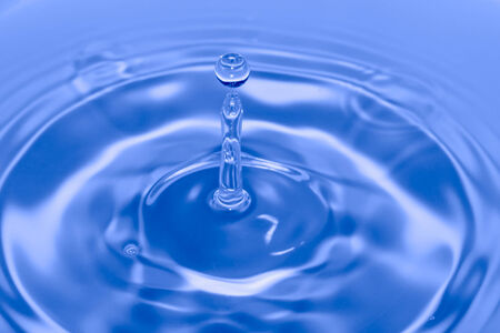 Drops of increasing waterの写真素材